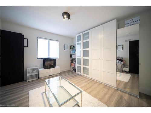 14 Willowbrook Drive, Welland, ON - Indoor Photo Showing Laundry Room