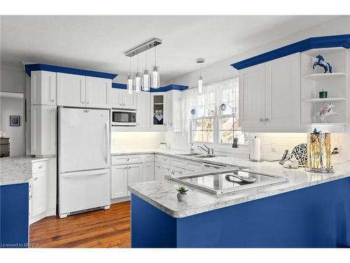 308-24 Ontario Street, Bracebridge, ON - Indoor Photo Showing Kitchen With Upgraded Kitchen