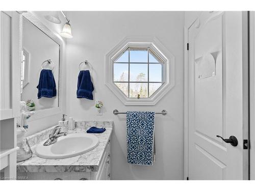 308-24 Ontario Street, Bracebridge, ON - Indoor Photo Showing Bathroom