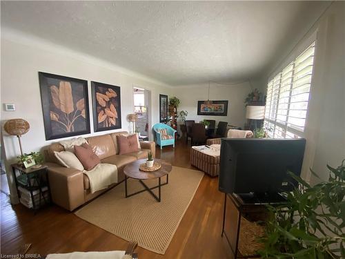 45 Wood Street, Brantford, ON - Indoor Photo Showing Living Room