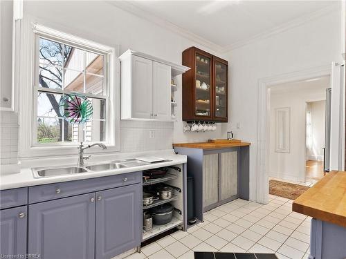 10 Banfield Street, Paris, ON - Indoor Photo Showing Kitchen With Double Sink