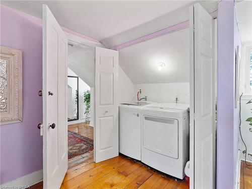 10 Banfield Street, Paris, ON - Indoor Photo Showing Laundry Room