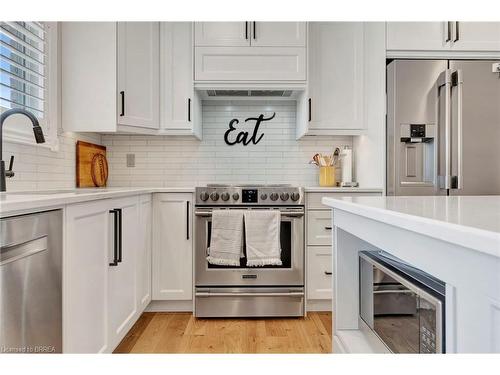70 Beckett Drive, Brantford, ON - Indoor Photo Showing Kitchen With Stainless Steel Kitchen With Upgraded Kitchen