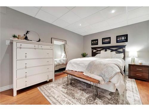 70 Beckett Drive, Brantford, ON - Indoor Photo Showing Bedroom