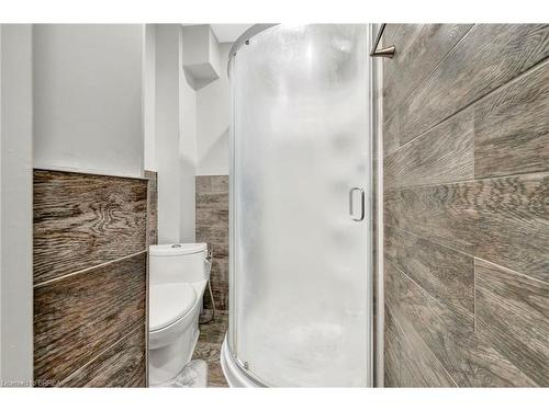 109 St Paul Avenue, Brantford, ON - Indoor Photo Showing Bathroom