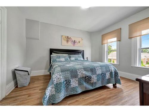 109 St Paul Avenue, Brantford, ON - Indoor Photo Showing Bedroom
