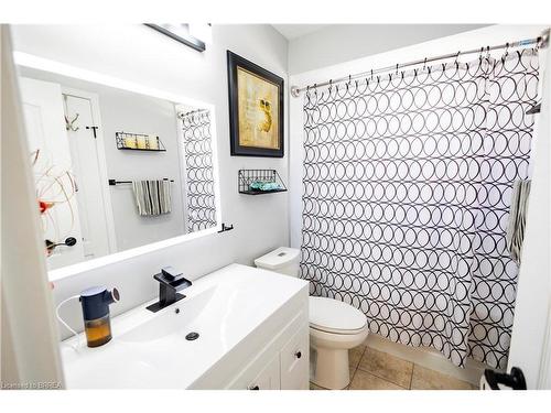 12 Christie Lane, Brantford, ON - Indoor Photo Showing Bathroom