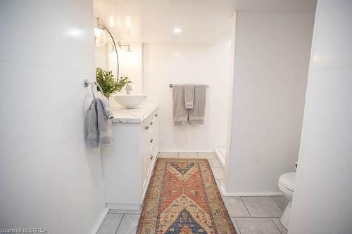 414 Broadway Street, Tillsonburg, ON - Indoor Photo Showing Bathroom