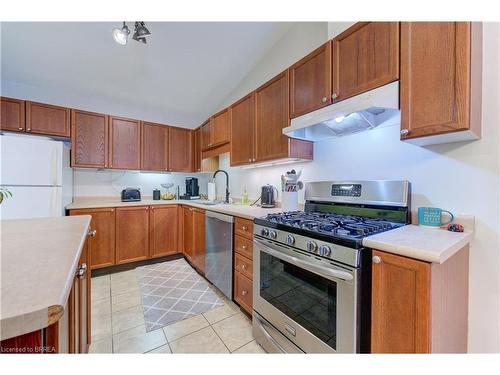 19-54 Garden Avenue, Brantford, ON - Indoor Photo Showing Kitchen