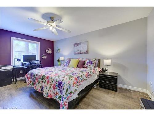 19-54 Garden Avenue, Brantford, ON - Indoor Photo Showing Bedroom