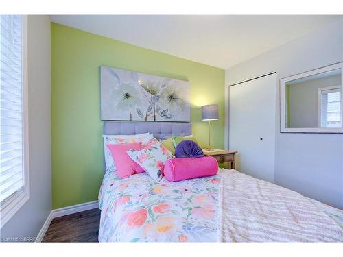 19-54 Garden Avenue, Brantford, ON - Indoor Photo Showing Bedroom