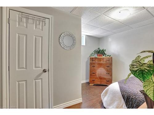 28 Hillier Crescent, Brantford, ON - Indoor Photo Showing Bedroom
