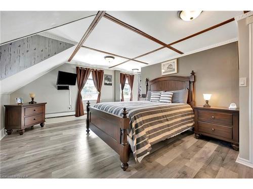 828 Shore Drive, Haldimand, ON - Indoor Photo Showing Bedroom
