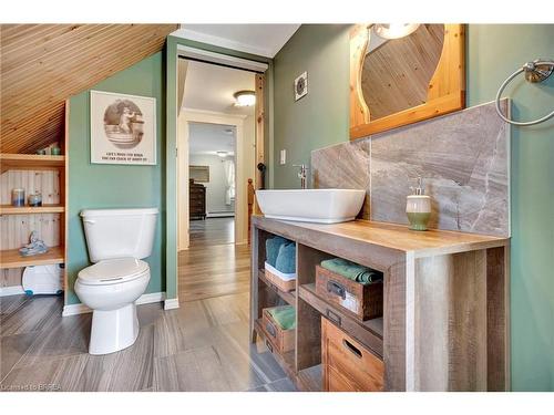 828 Shore Drive, Haldimand, ON - Indoor Photo Showing Bathroom
