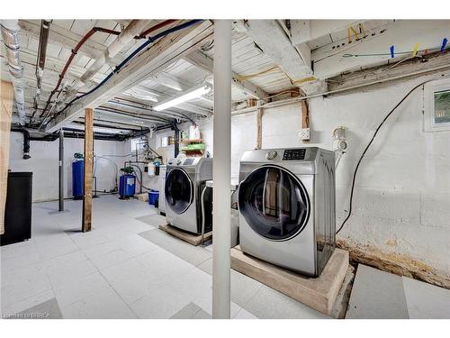 828 Shore Drive, Haldimand, ON - Indoor Photo Showing Laundry Room