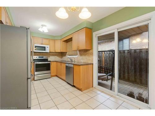 52 Gurnett Drive, Hamilton, ON - Indoor Photo Showing Kitchen