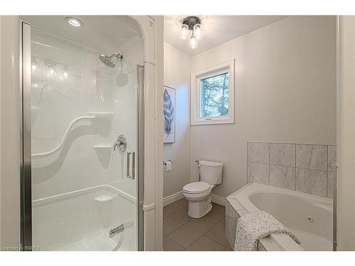 46 Oxbow Road, Brantford, ON - Indoor Photo Showing Bathroom