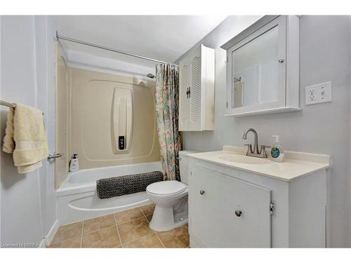 412 Maple Avenue S, Burford, ON - Indoor Photo Showing Bathroom