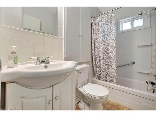 412 Maple Avenue S, Burford, ON - Indoor Photo Showing Bathroom