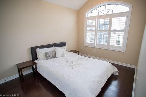 4671 Mcleod Road, Burlington, ON - Indoor Photo Showing Bedroom