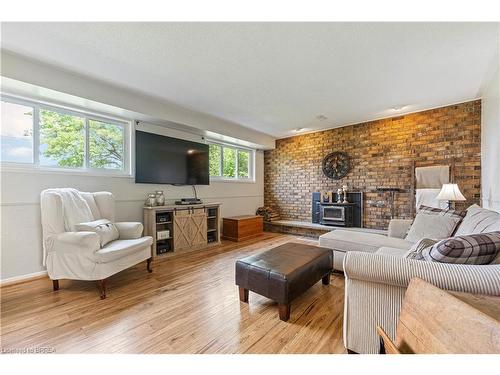 32 Irish Line, Cayuga, ON - Indoor Photo Showing Living Room With Fireplace