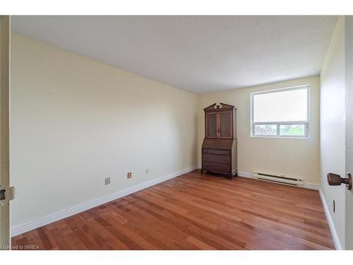 406-421 Fairview Drive, Brantford, ON - Indoor Photo Showing Other Room