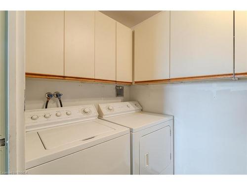 406-421 Fairview Drive, Brantford, ON - Indoor Photo Showing Laundry Room