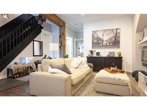 214 Chatham Street, Brantford, ON - Indoor Photo Showing Living Room