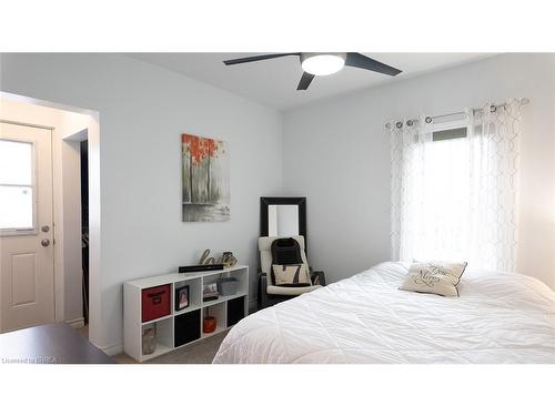214 Chatham Street, Brantford, ON - Indoor Photo Showing Bedroom