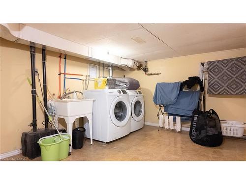 214 Chatham Street, Brantford, ON - Indoor Photo Showing Laundry Room