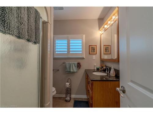 88 Gillin Road, Brantford, ON - Indoor Photo Showing Bathroom