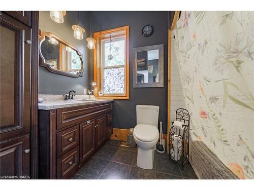 284 Colborne Street N, Simcoe, ON - Indoor Photo Showing Bathroom