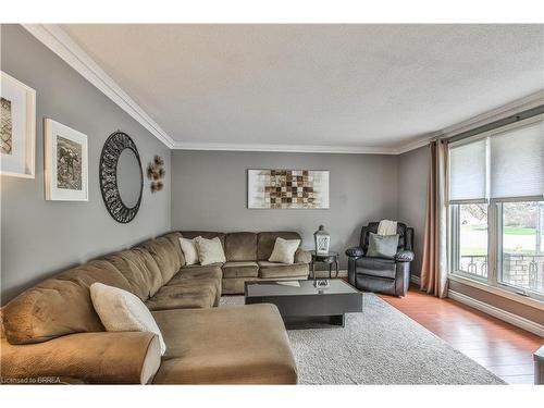 50 Sanders Crescent, Tillsonburg, ON - Indoor Photo Showing Living Room