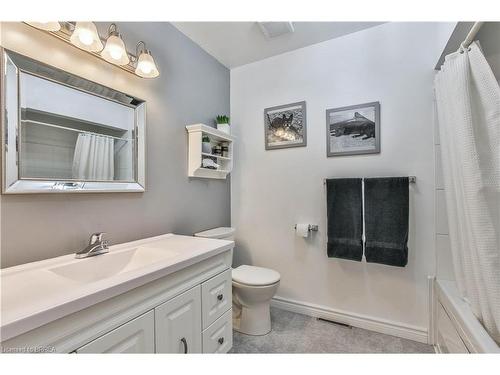 50 Sanders Crescent, Tillsonburg, ON - Indoor Photo Showing Bathroom