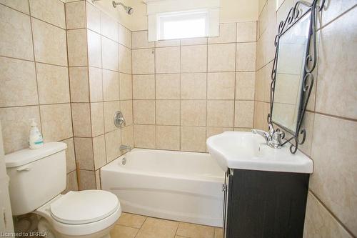 264-266 West Street, Simcoe, ON - Indoor Photo Showing Bathroom
