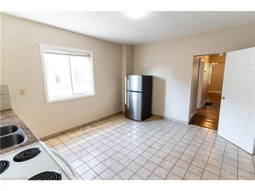 118 Albion Street, Brantford, ON - Indoor Photo Showing Kitchen With Double Sink