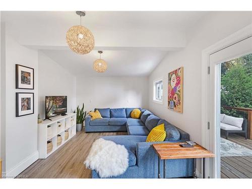 231 Brock Street, Brantford, ON - Indoor Photo Showing Living Room