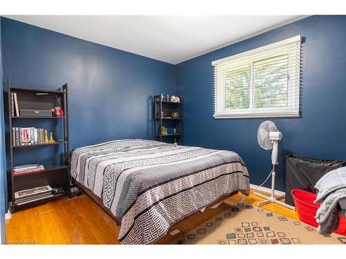 64 Brier Park Road, Brantford, ON - Indoor Photo Showing Bedroom