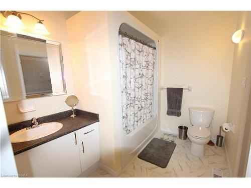 D-58 Harris Avenue, Brantford, ON - Indoor Photo Showing Bathroom