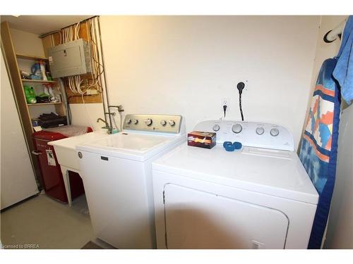 D-58 Harris Avenue, Brantford, ON - Indoor Photo Showing Laundry Room
