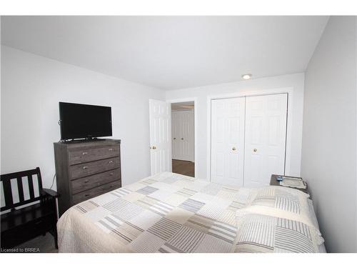 D-58 Harris Avenue, Brantford, ON - Indoor Photo Showing Bedroom
