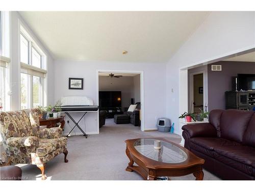 2132 Greenfield Road, Ayr, ON - Indoor Photo Showing Living Room