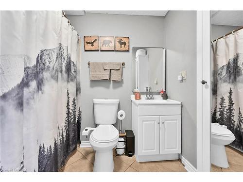 19 East 31St Street, Hamilton, ON - Indoor Photo Showing Bathroom