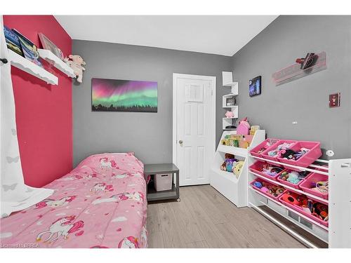 19 East 31St Street, Hamilton, ON - Indoor Photo Showing Bedroom