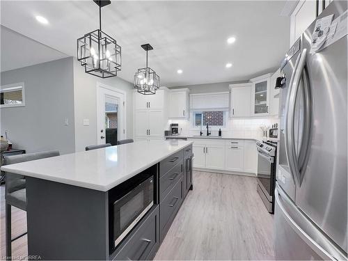 42 Livingston Drive, Tillsonburg, ON - Indoor Photo Showing Kitchen With Stainless Steel Kitchen With Upgraded Kitchen