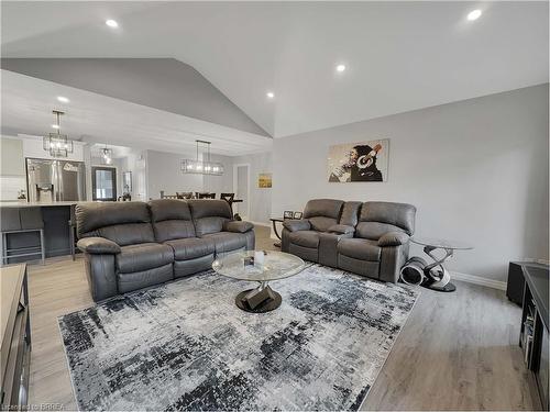 42 Livingston Drive, Tillsonburg, ON - Indoor Photo Showing Living Room