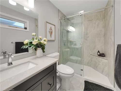 42 Livingston Drive, Tillsonburg, ON - Indoor Photo Showing Bathroom