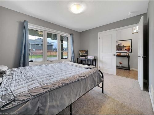 42 Livingston Drive, Tillsonburg, ON - Indoor Photo Showing Bedroom