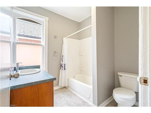 198 Sheridan Street, Brantford, ON - Indoor Photo Showing Bathroom
