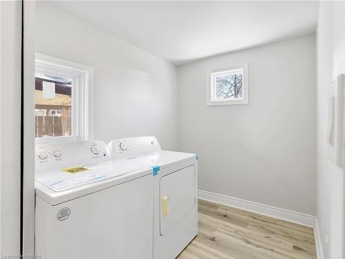 30 Ontario Street, Brantford, ON - Indoor Photo Showing Laundry Room